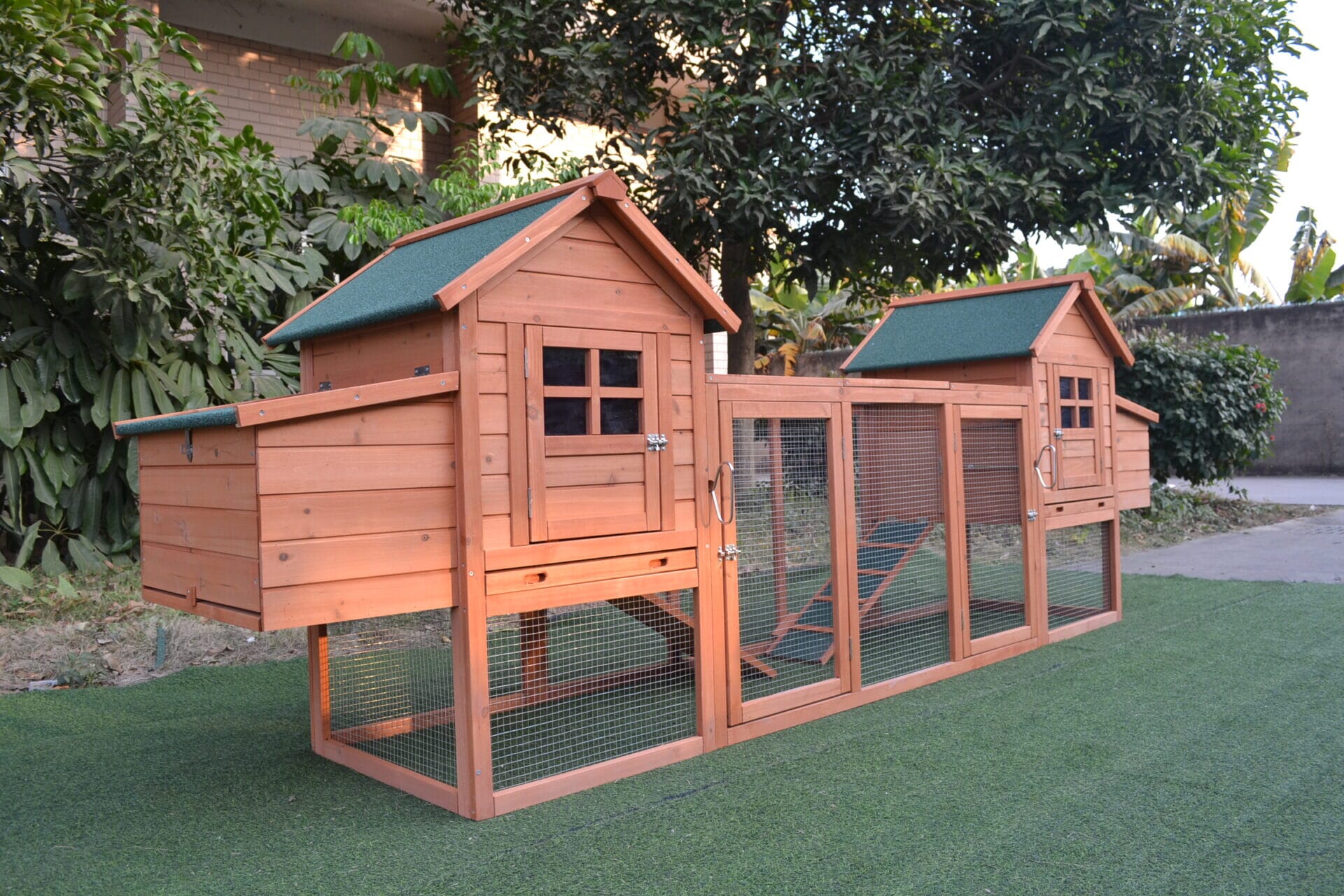 5 Cheap Chicken Run Ideas That Will Keep Your Poultry Safe and Happy!